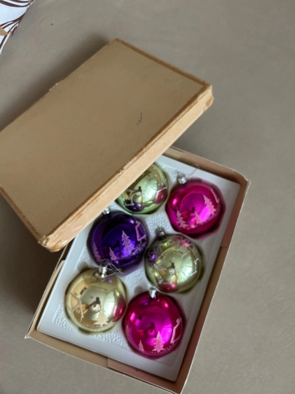 Retro vianočné gule mix 4 farieb 2 vzory, 6ks č.1