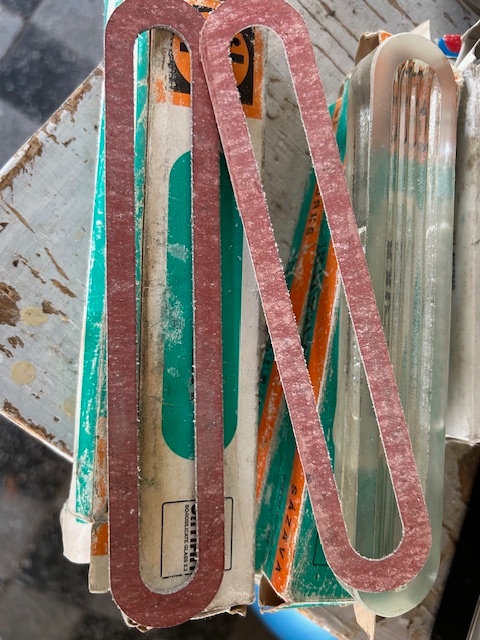 Sklo, vodoznak kotle, Kavalier Poldur