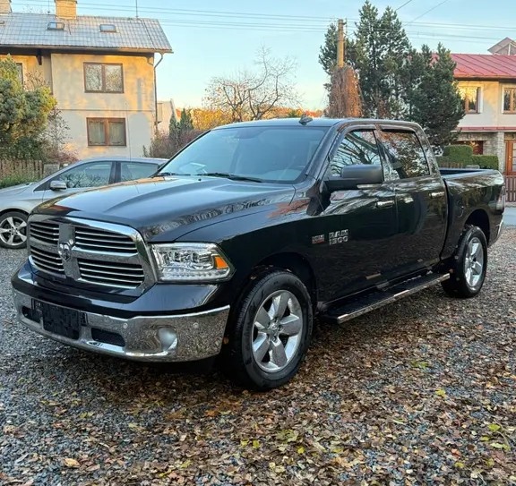 Dodge RAM 1500 5.7 V8 HEMI--2017--4x4--crew cab--133.000km