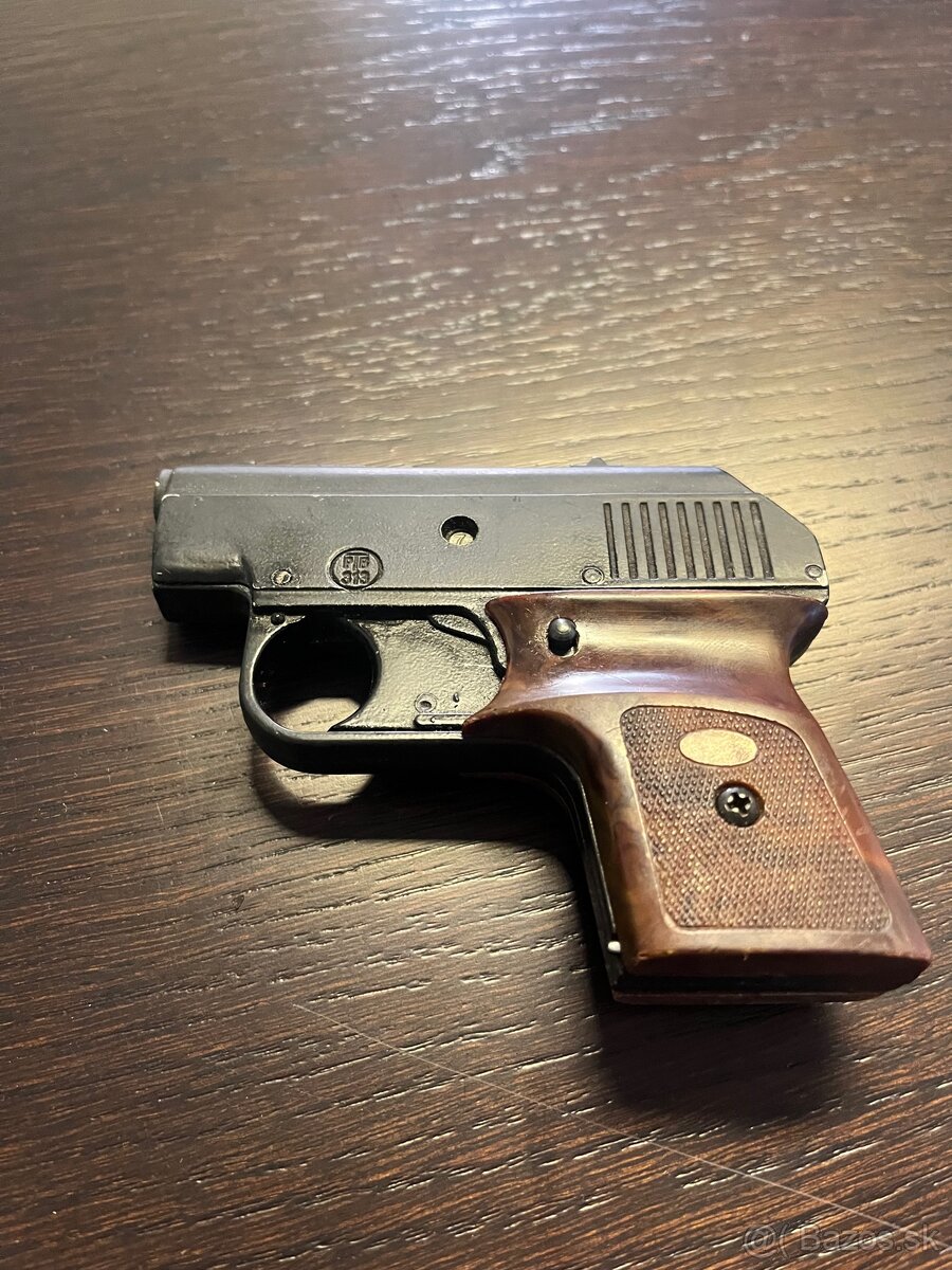 Štartovacia pištoľ 6mm