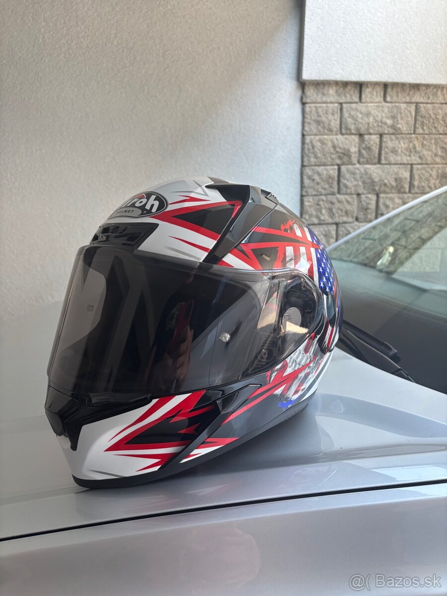 Prilba na motorku Airoh