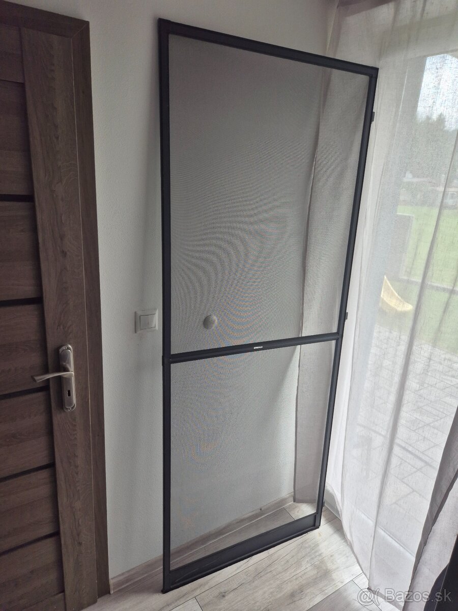 Hliniková sieťka na dvere 84 x 210 cm