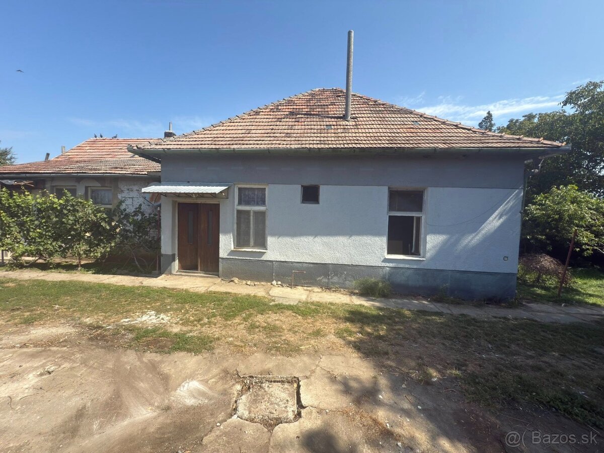 Rod.dom v obci Tešedíkovo