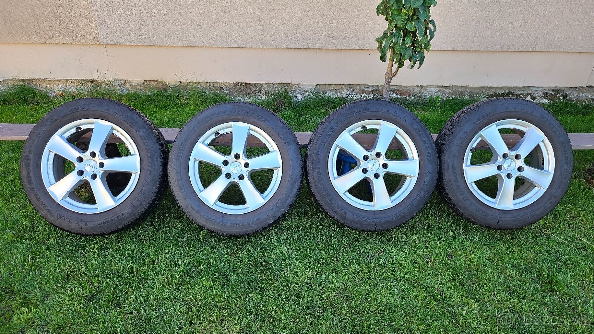 Predám zimné pneu Dunlop na diskoch Dezent R17