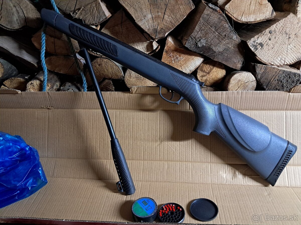 Vzduchovka 4 5mm  a pištoľ slavia 6mm