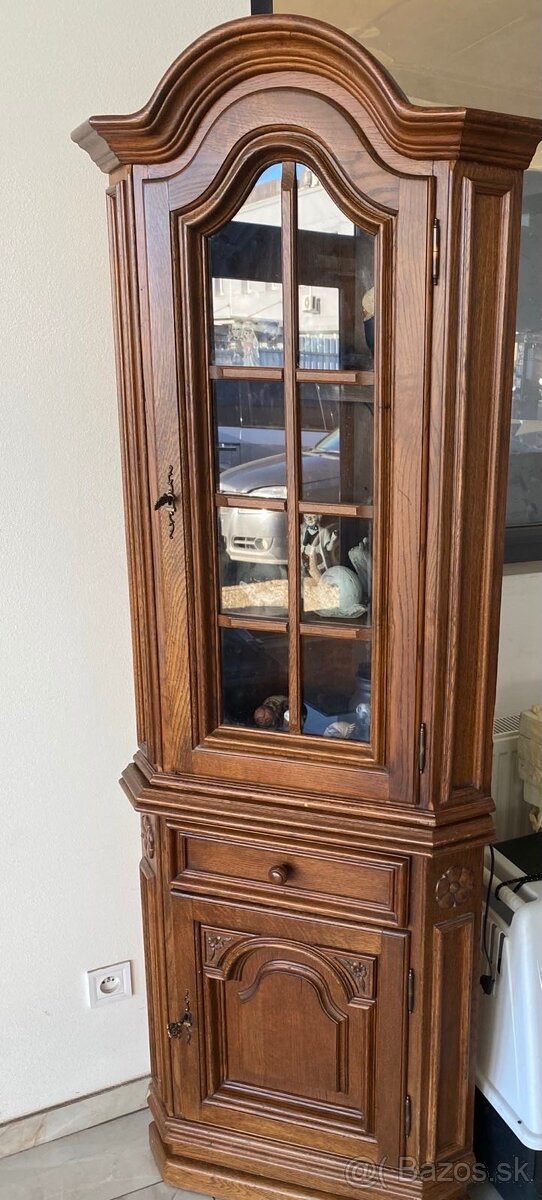 Rohova vitrina 50/50/198