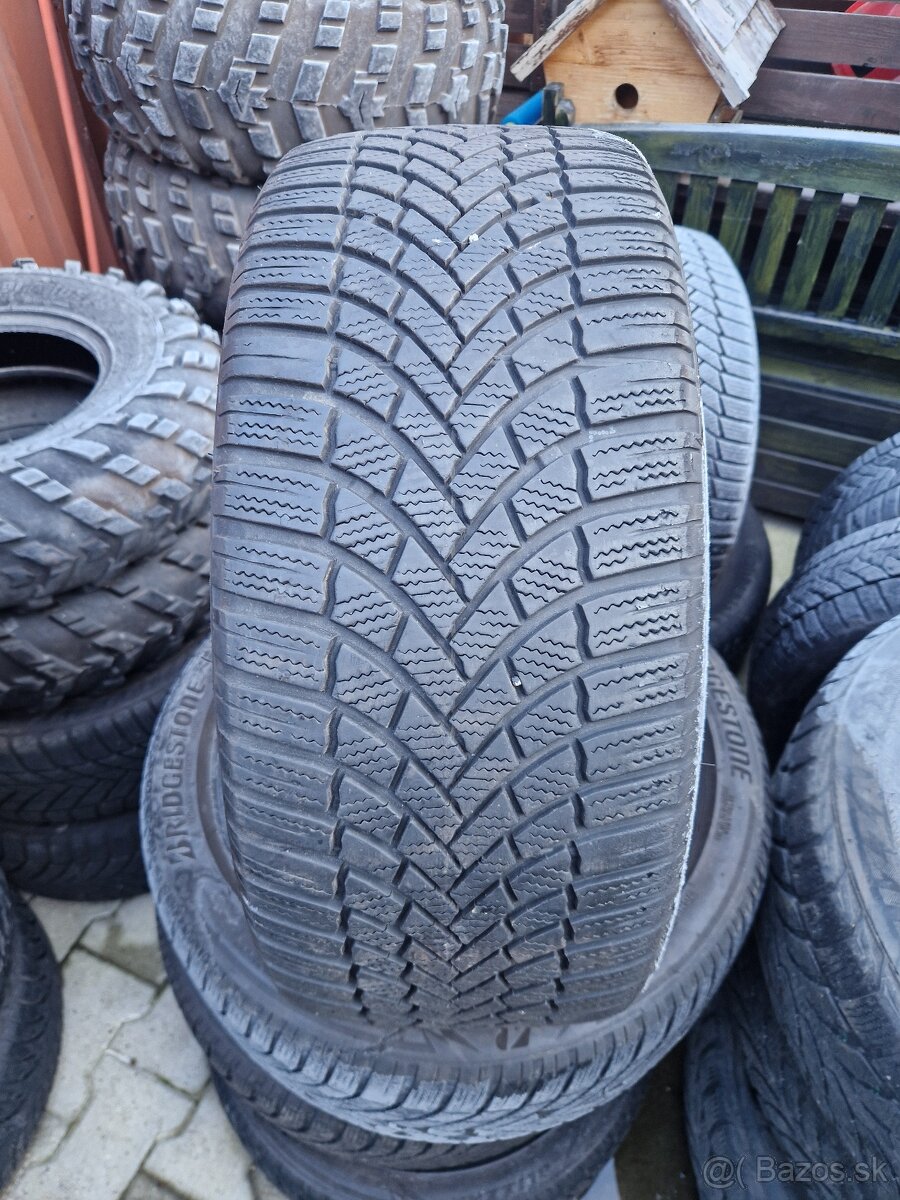 Predám zimné Brigestone 225/45R17