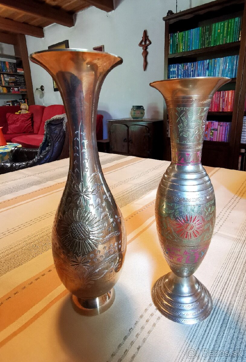 Vázičky mosadzné, gravírované 2ks