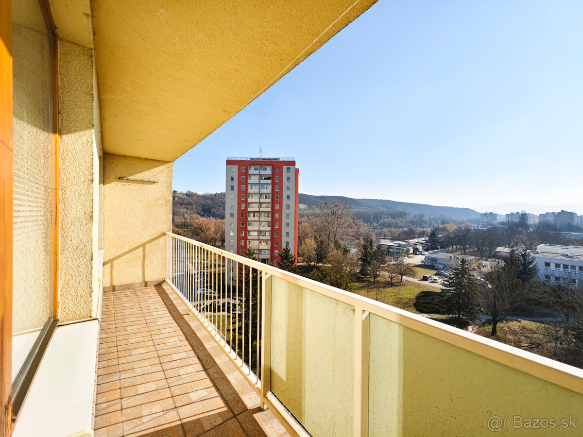 AMURSKÁ ul. - 3 IZB BYT, PRAŽSKÝ TYP, 6 m LOGGIA, KOŠICE