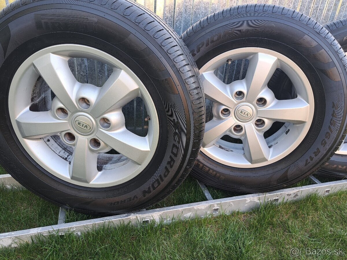 5x139,7 R17 orig Kia Sorento Pirelli 7,5mm