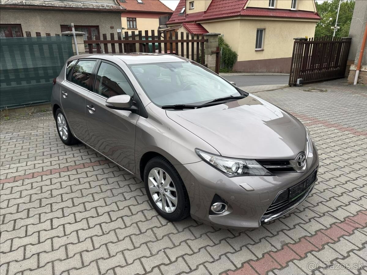 Toyota Auris 1.6 97kW 2013 121844km EXCLUSIVE