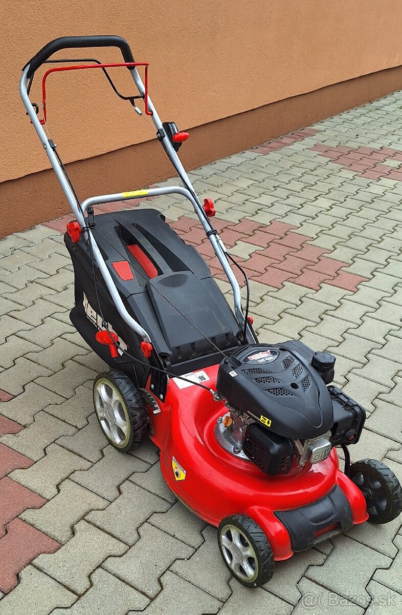 Benzínová kosačka s pojazdom Hecht 546 SX