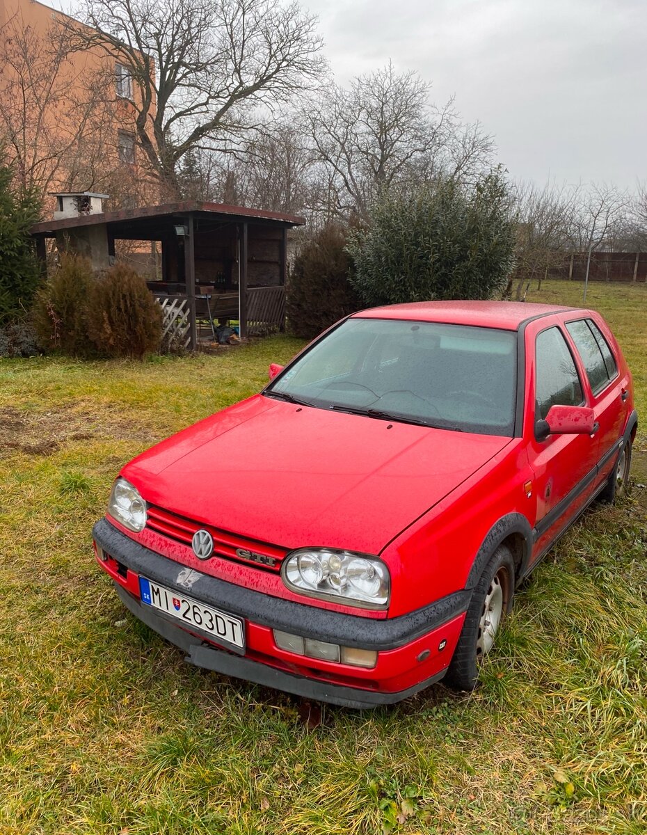 Rozpredam na diely golf 3 GTI 2.0 benzín Volkswagen