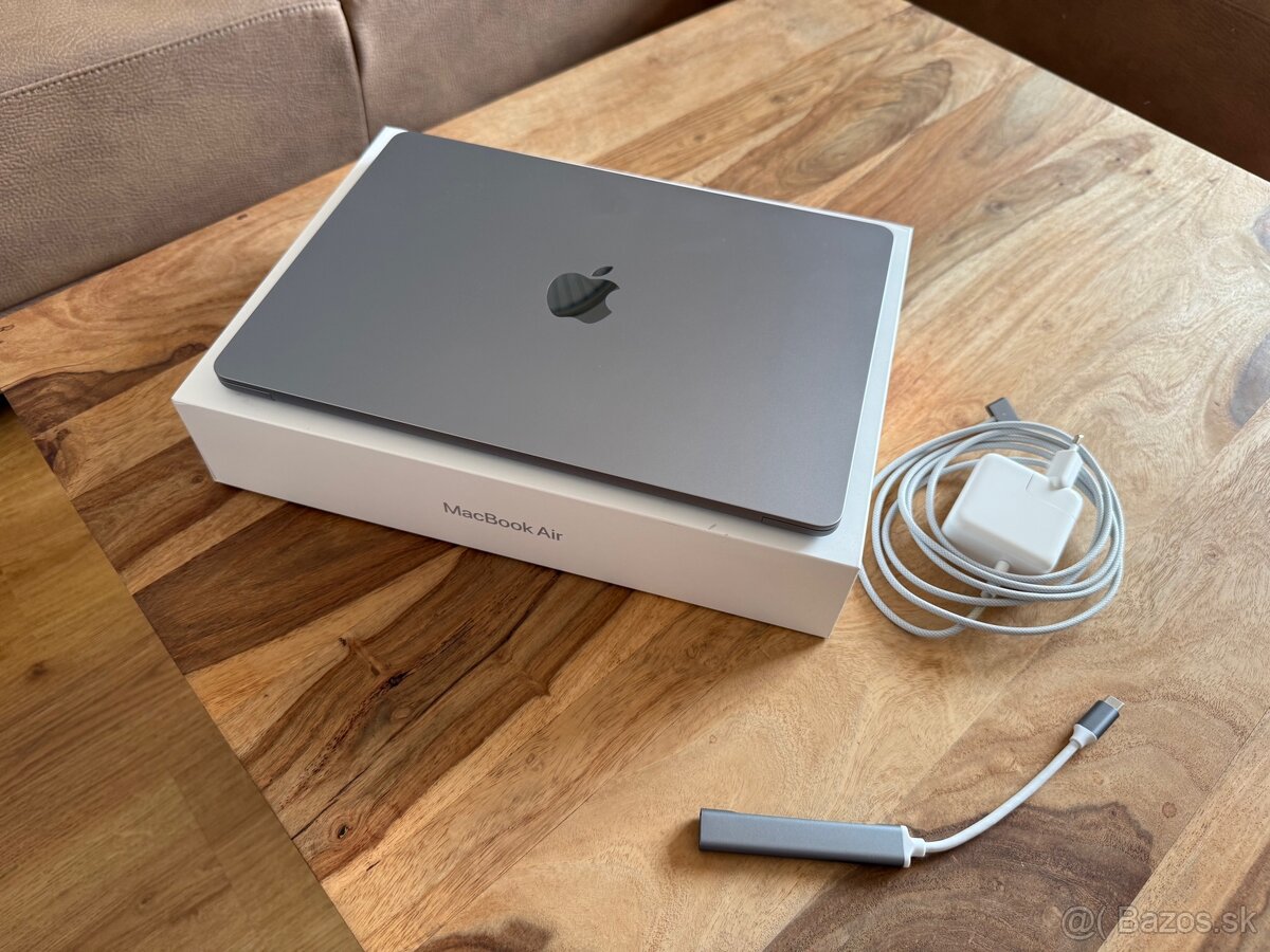 Macbook Air M2 8gb RAM 256gb disk