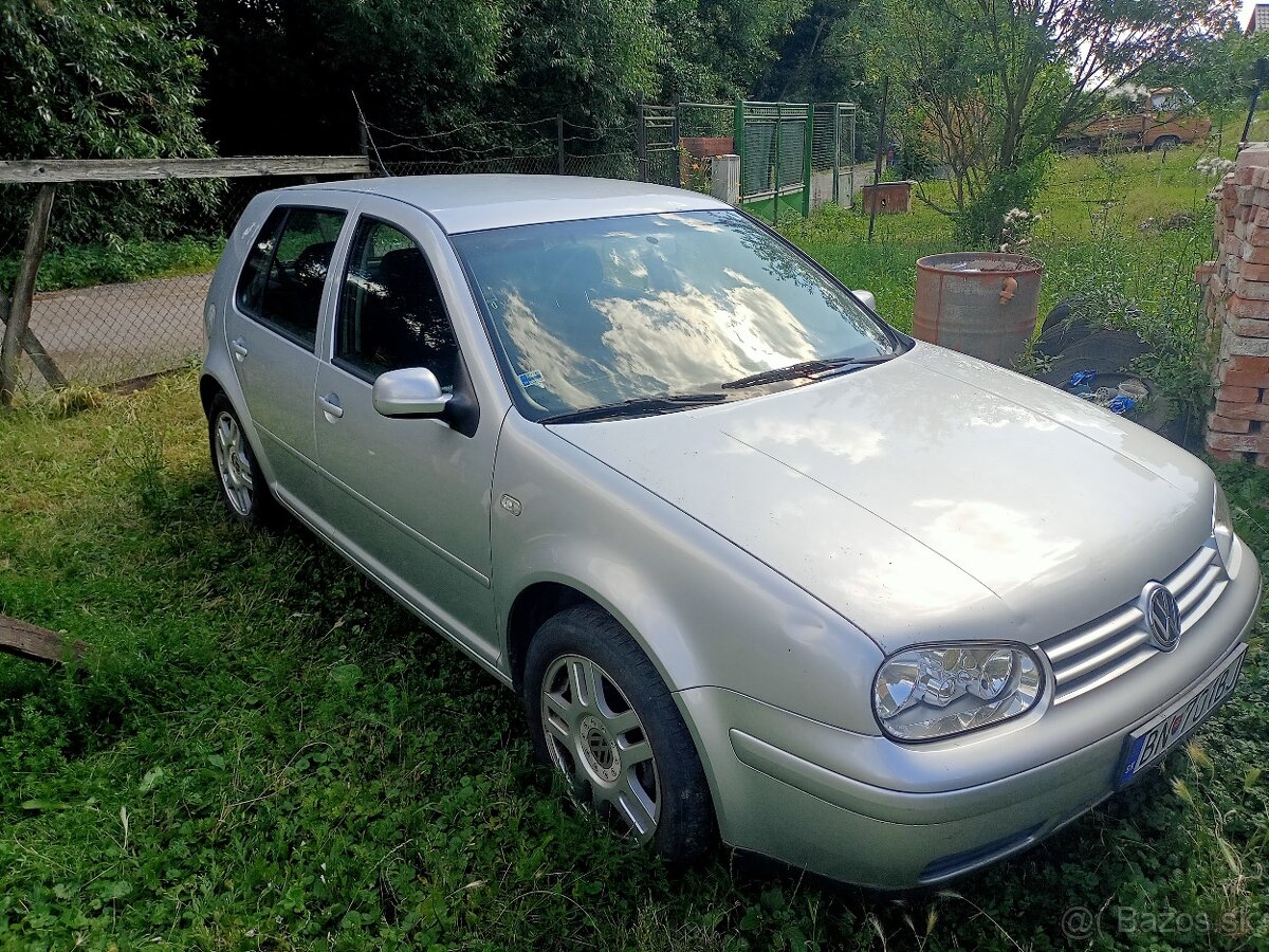 Predám Golf 4=1,6 77kw benzín 2001