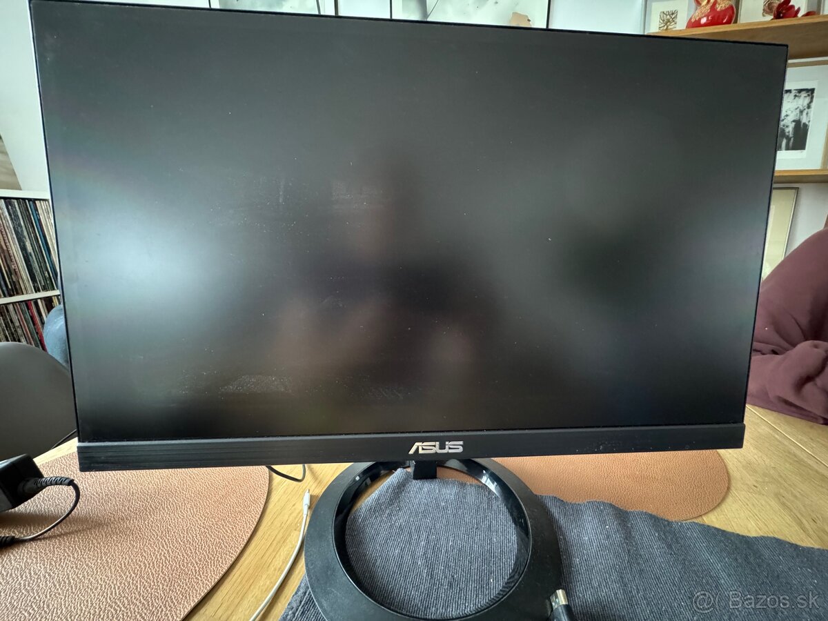 ASUS monitor 22” - so zníženými emisiami modrého svetla