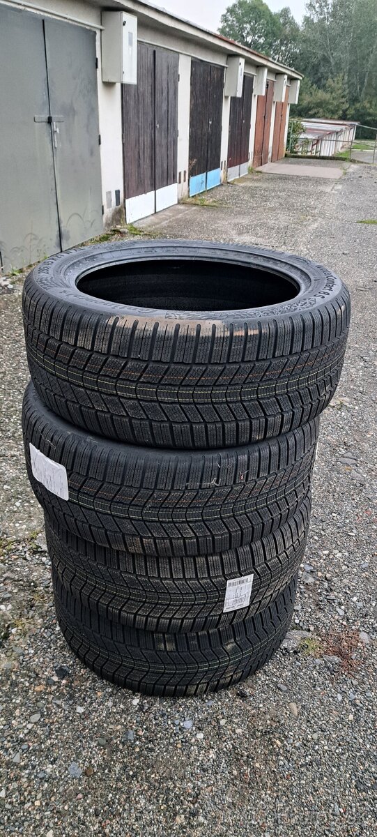 285/45R21W WINTERCONTACT 8 S 113W FR XL