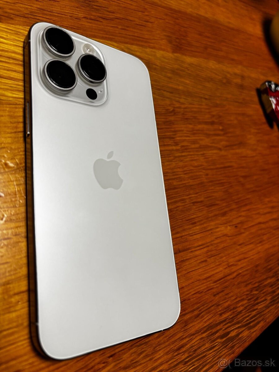 i Phone 15 pro MAX 256 GB titan