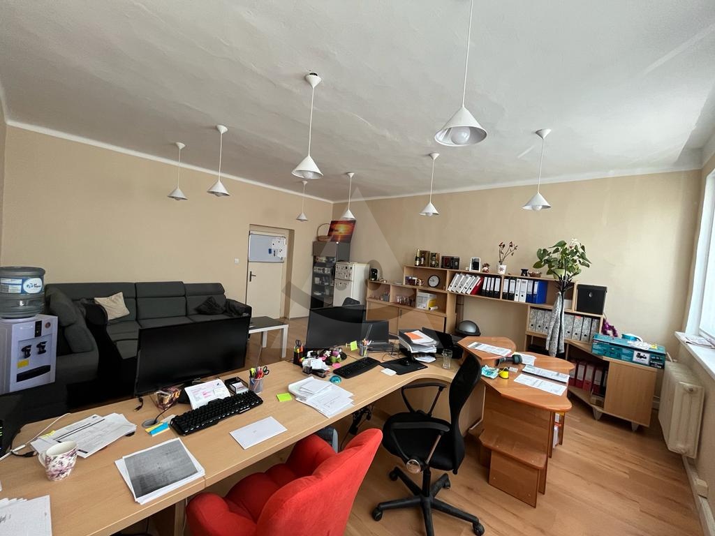 Na prenájom kancelársky priestor v Komárne