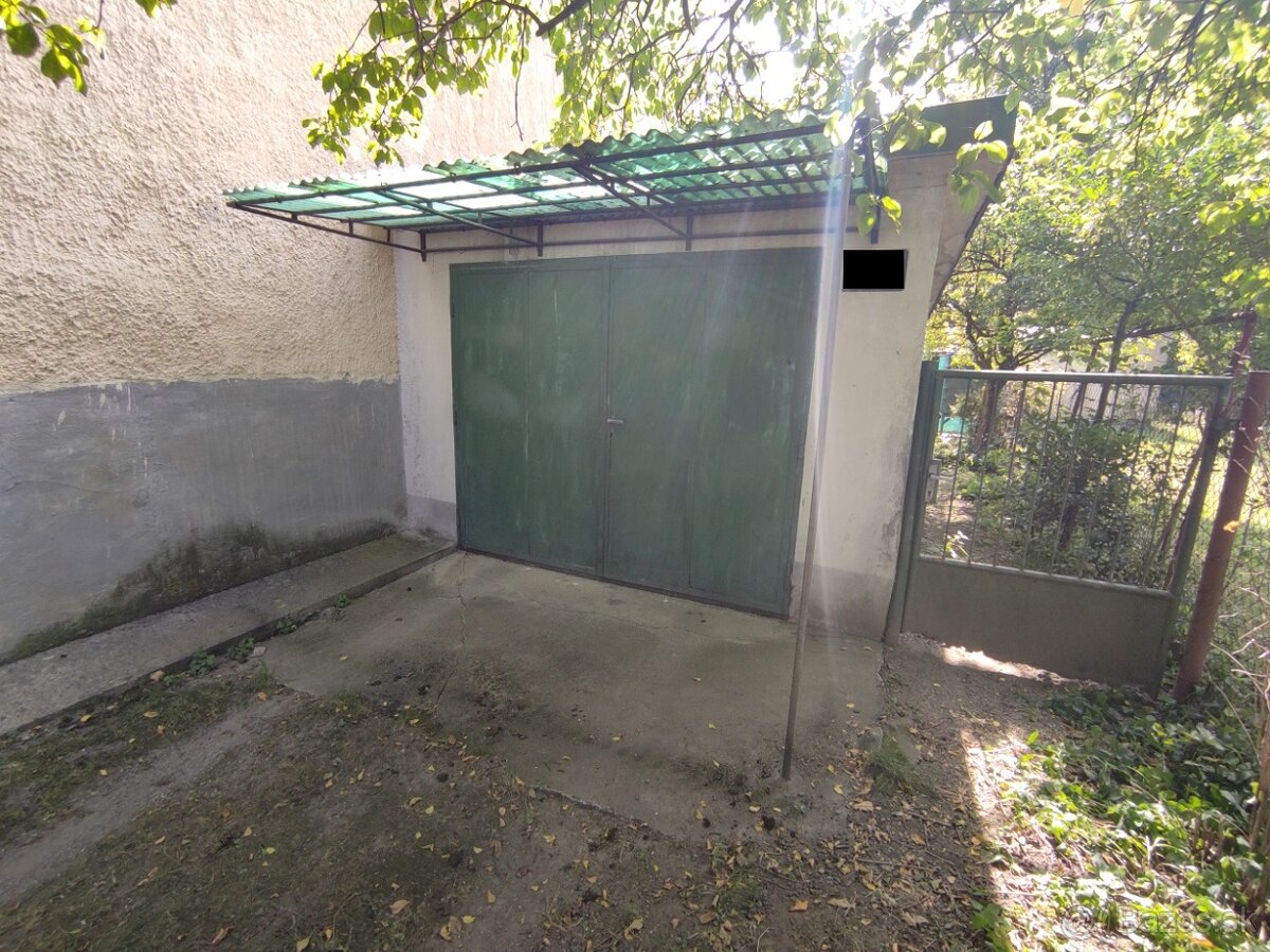 Murovaná garáž / 21 m2 / - Žilina ( Širšie centrum )