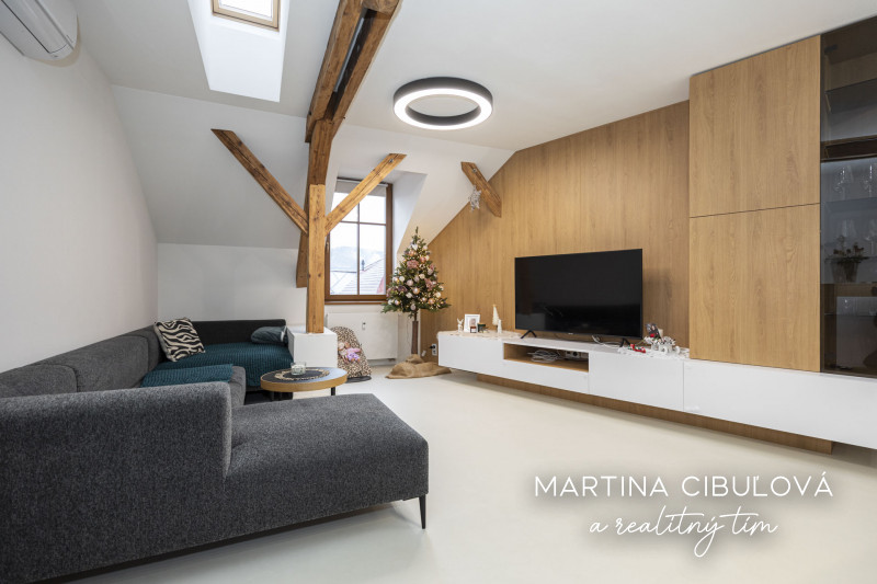 2.5 izbový byt s parkingom v centre Banskej Bystrice je na p