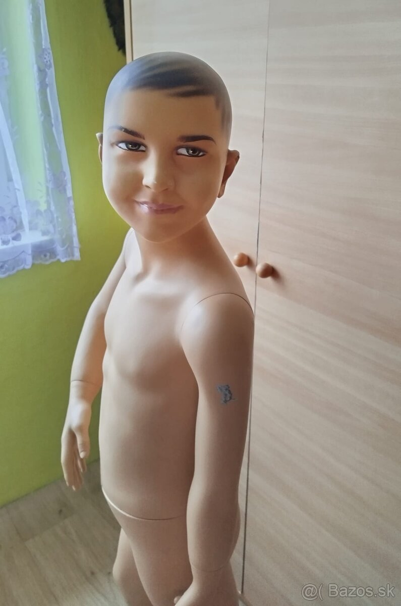 Figurína, chlapec 130cm
