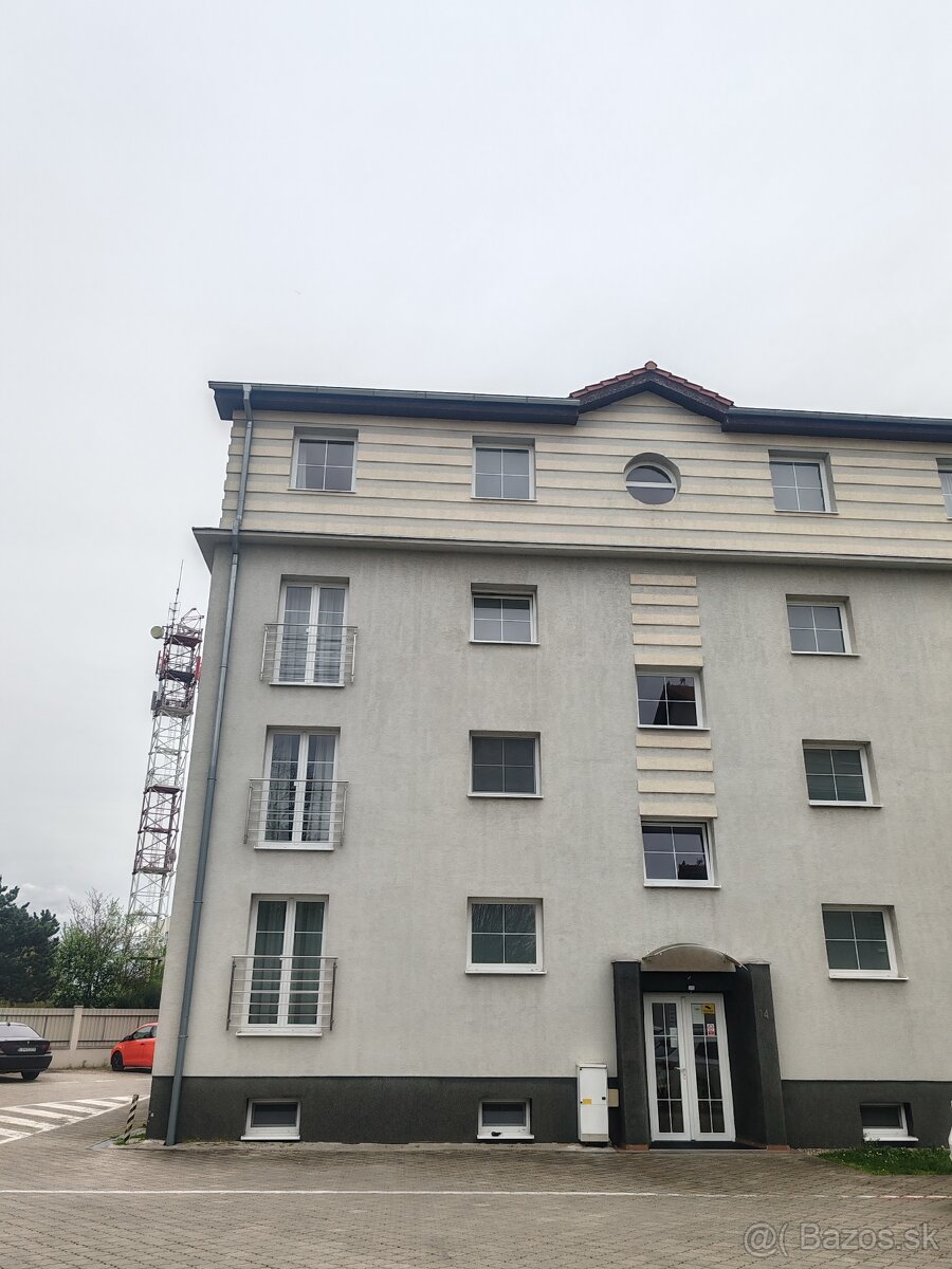 2-izbový byt v centre + parkovanie