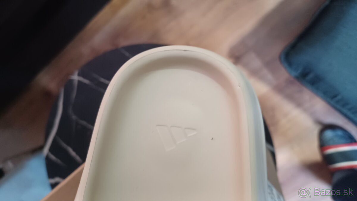 Adidas yeezy slide