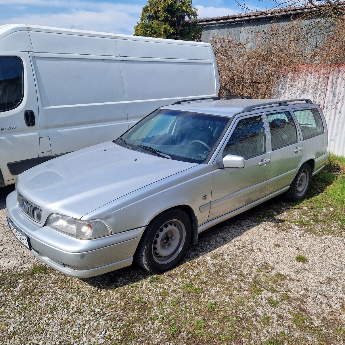 Volvo v70
