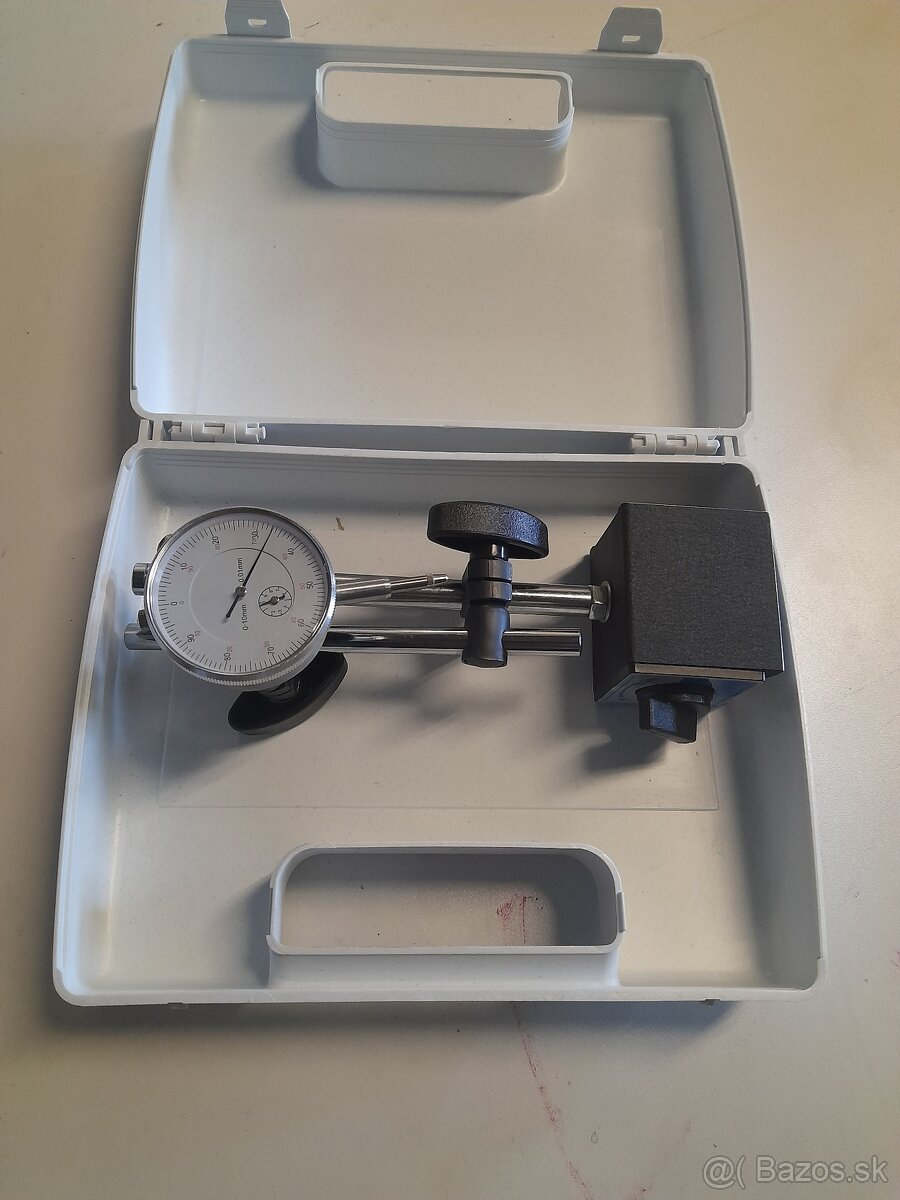 Indikator odchilkomer