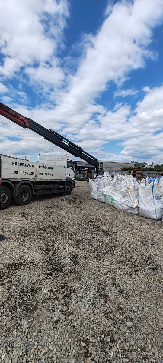 Práca a preprava s hydraulickou rukou PK23002SH 22M