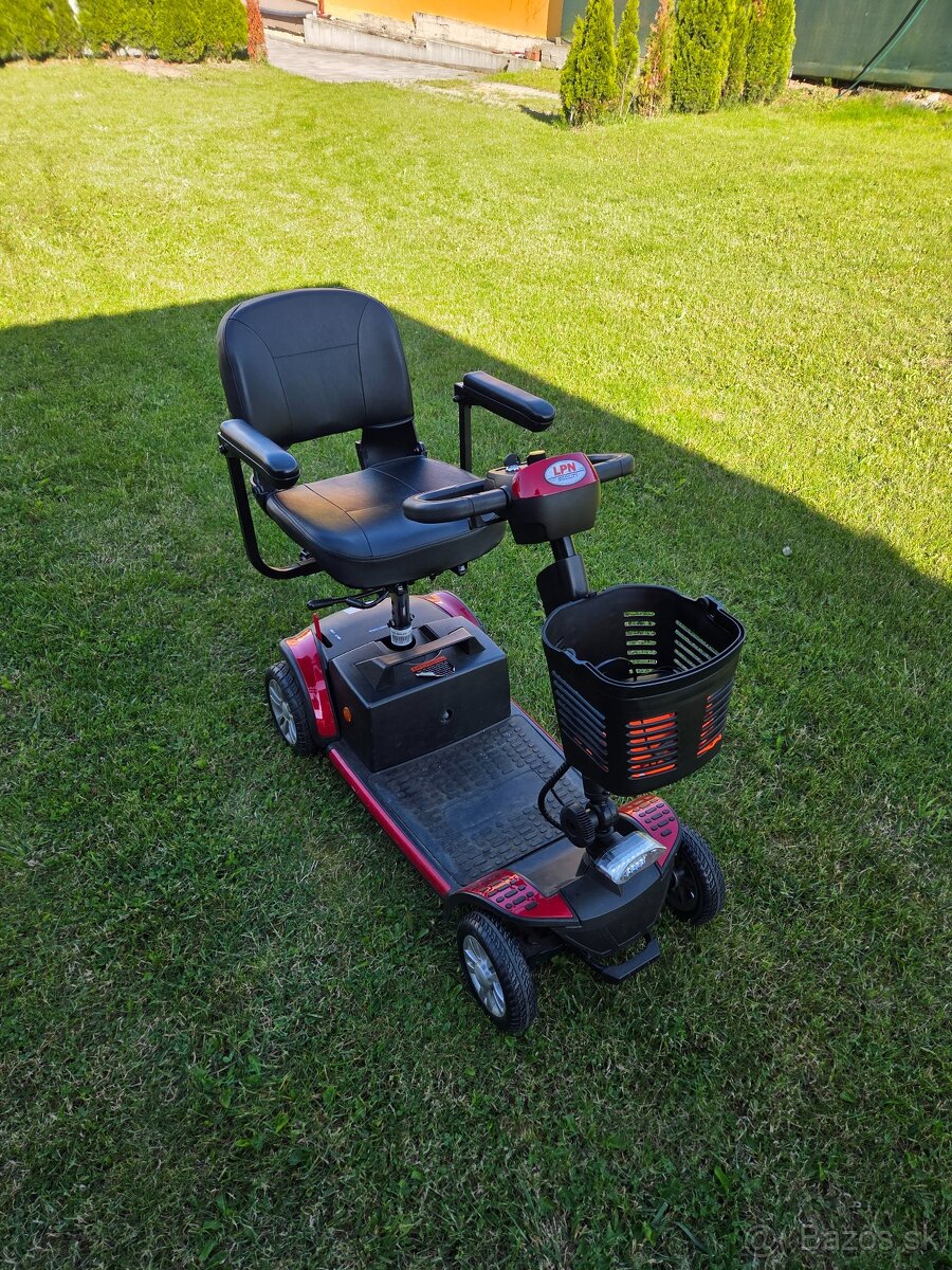 Elektrický vozík pre invalidov a seniorov