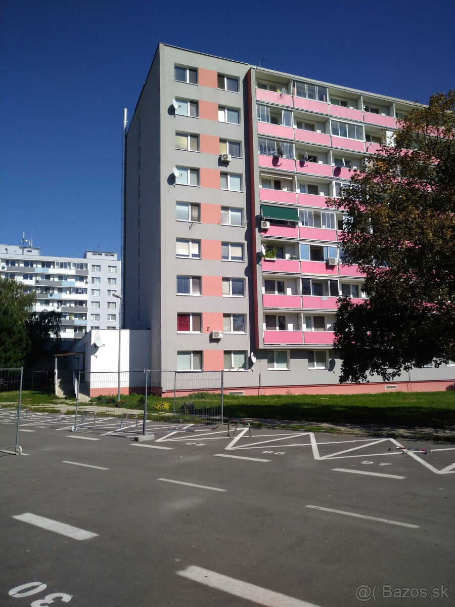 BEZ RK: MALÝ 1i BYT MEDZI RAČOU A VAJNORAMI