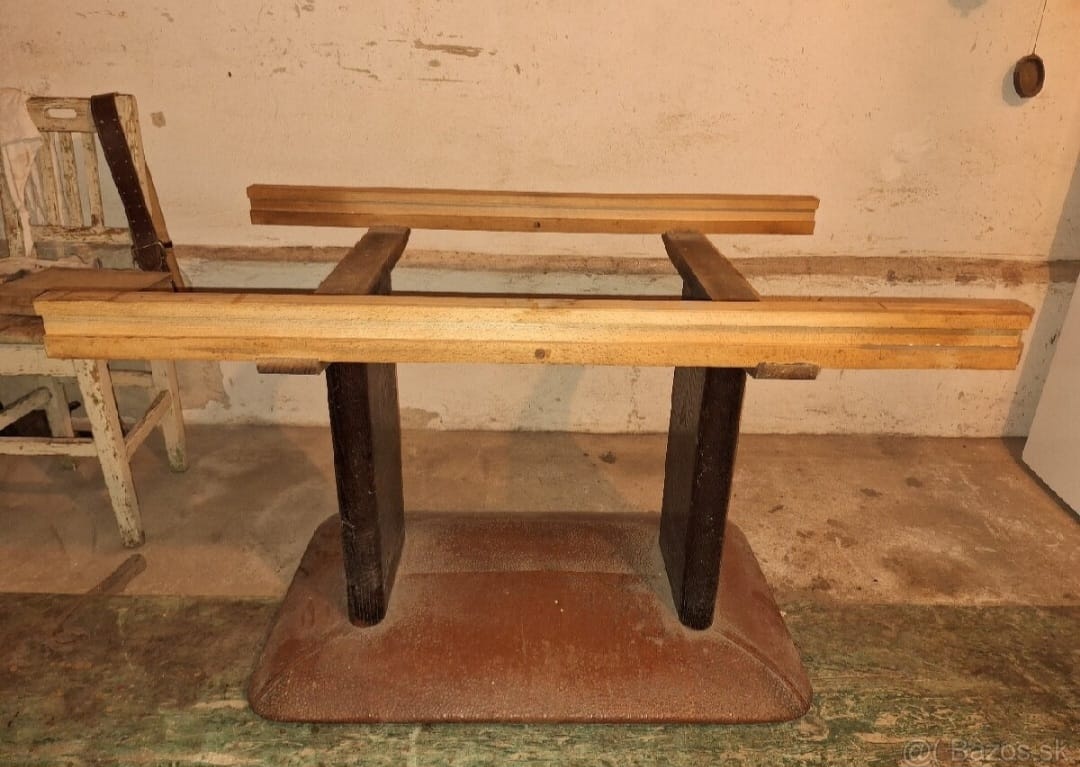 Stôl