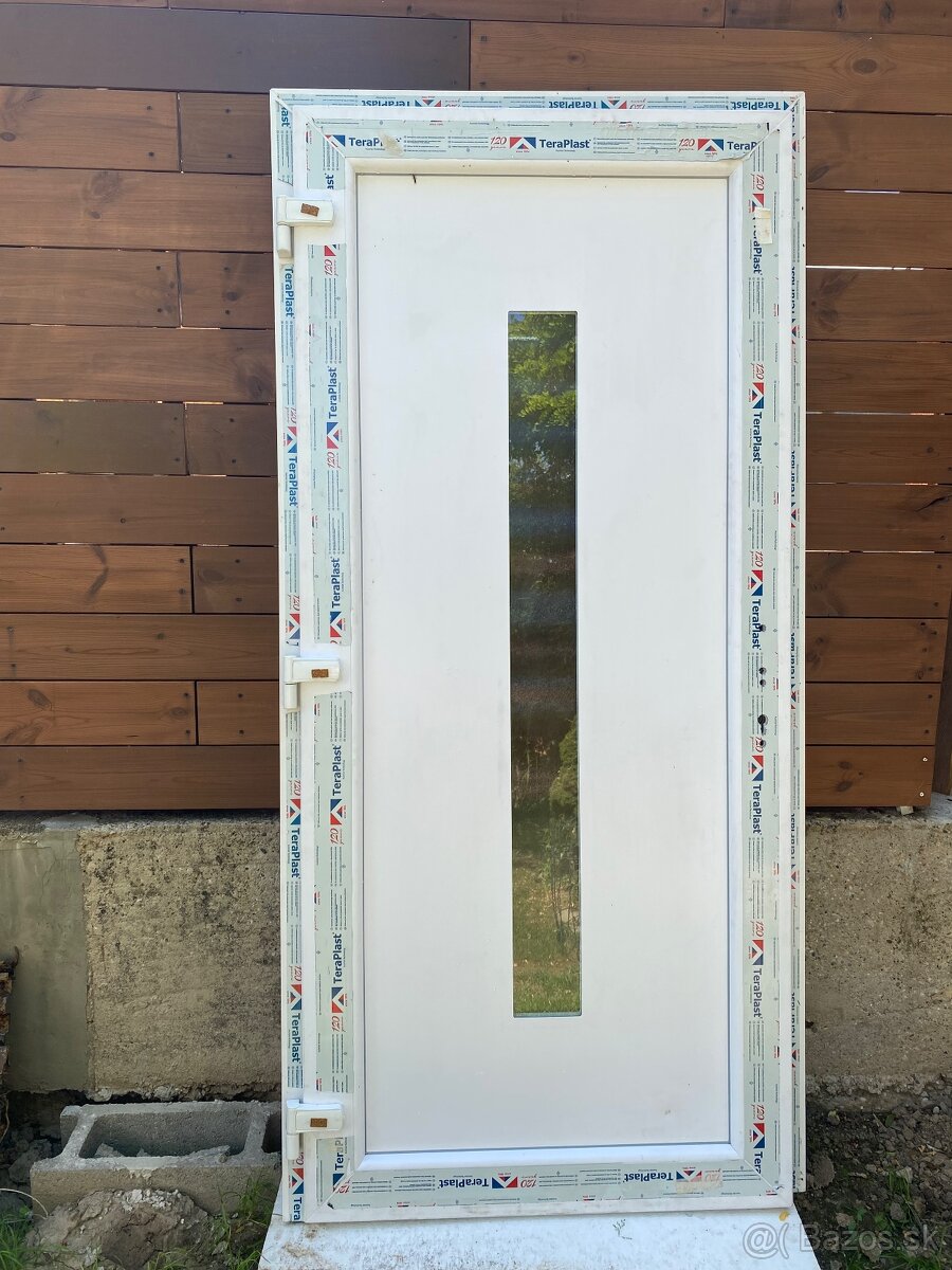 Vchodové dvere 100x210 cm - Ľ