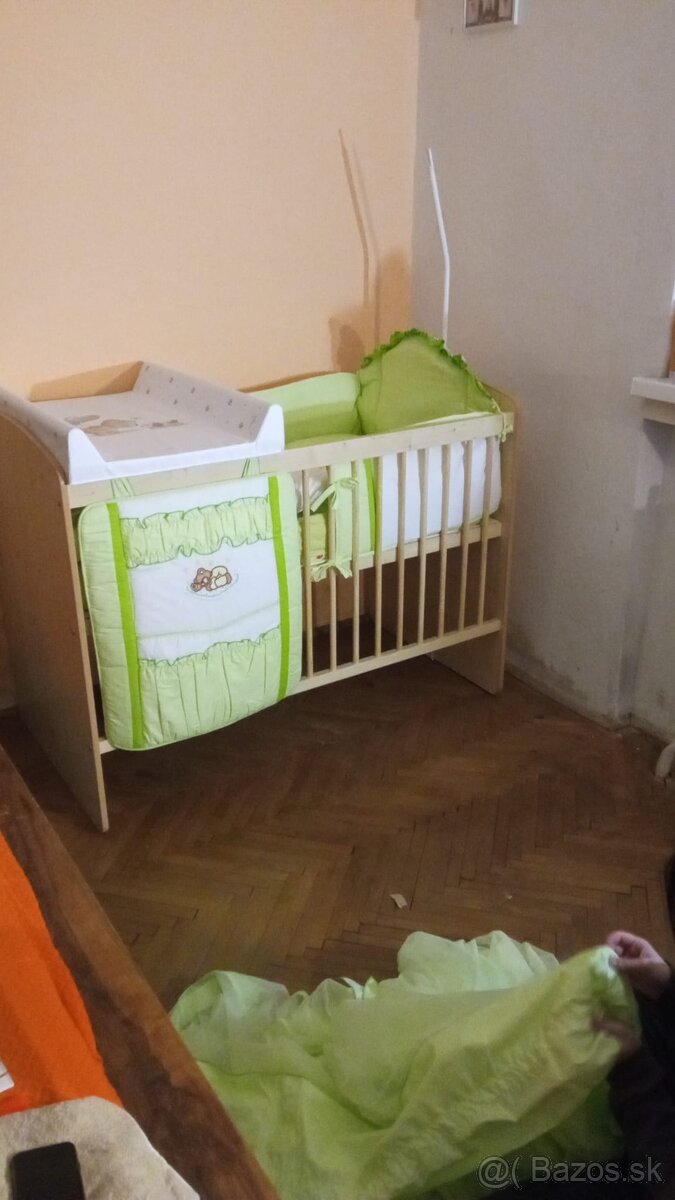 Postieľka,oblečenie, vankúšik zavinovačka odrazadlo chodulik