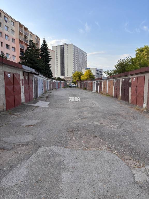 ZÁPAD Garáž ul. Považská. V blízkosti Nová Nemocnica. 17 m2.