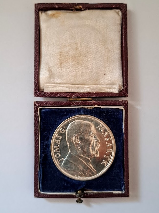 MEDAILE T,G,MASARYK 1935 VYROČNA STRIEBORNA.