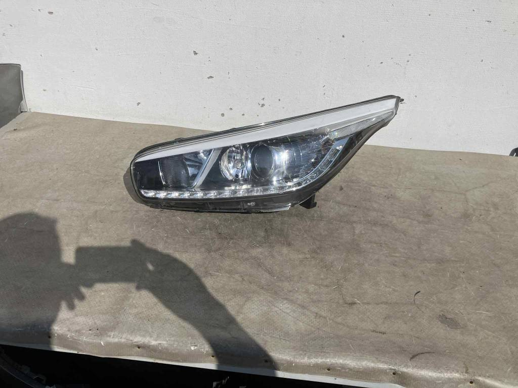 KIA CEED II 2012- ĽAVÉ PREDNÉ SVETLO S LED