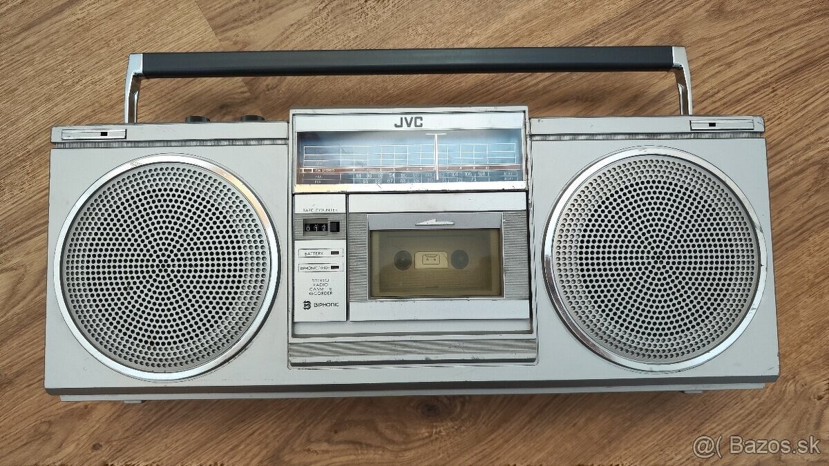 JVC RC - 565 LE kazetovy radiomagnetofon