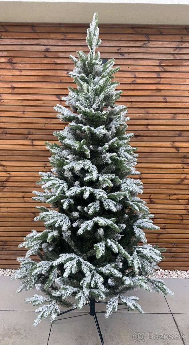 Vianočný stromček 3D