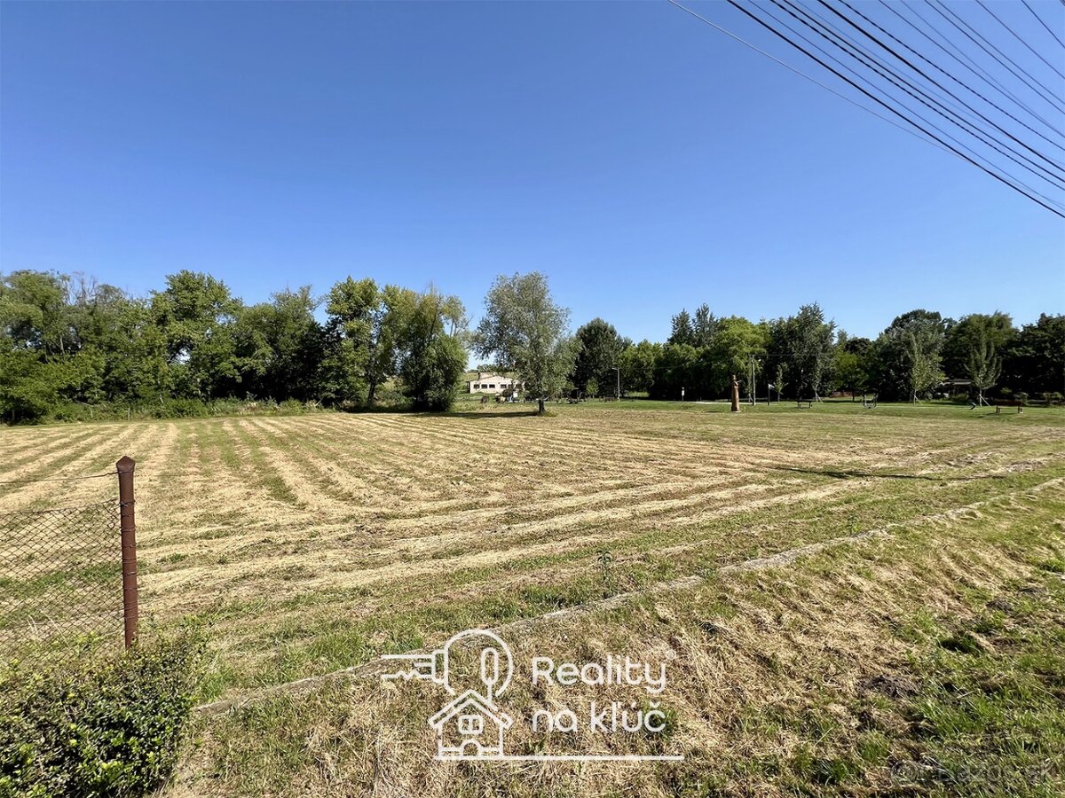 Na predaj veľký stavebný pozemok v obci Semerovo