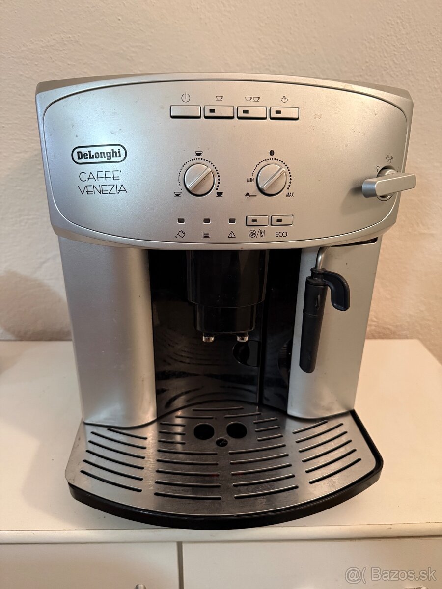 Kávovar Delonghi 120€ 