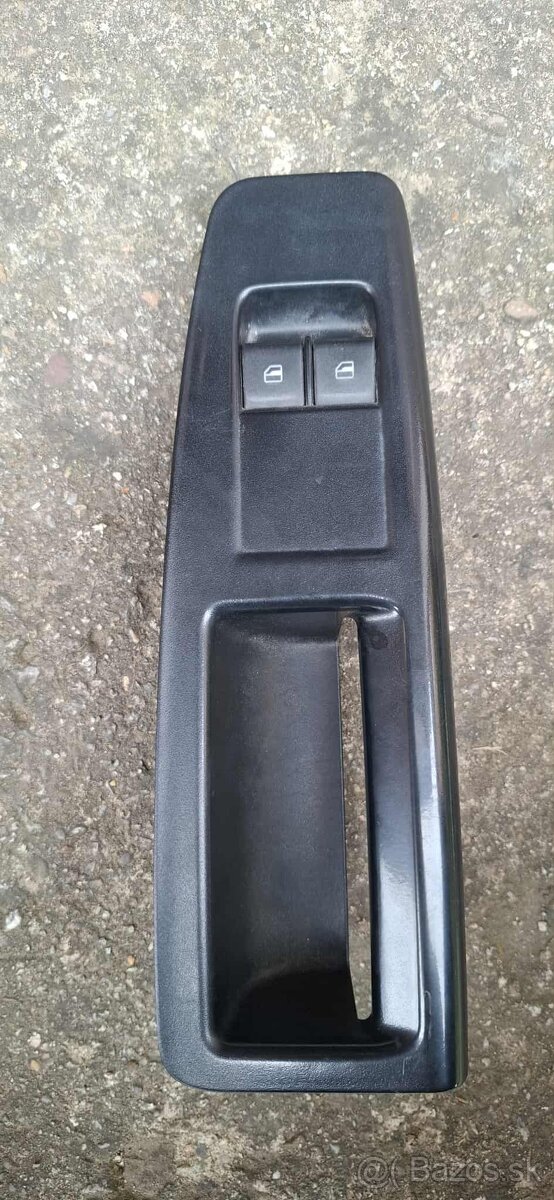 Vypínač sťahovania okien s madlom Volkswagen Polo 9N