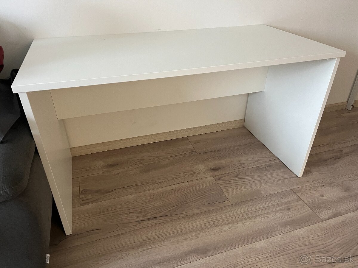 Kancelársky stôl biely