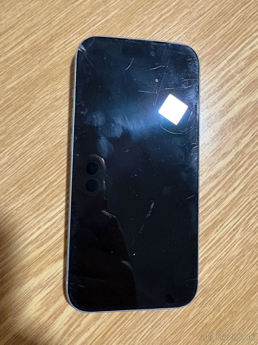 iPhone 15 plne funkčný