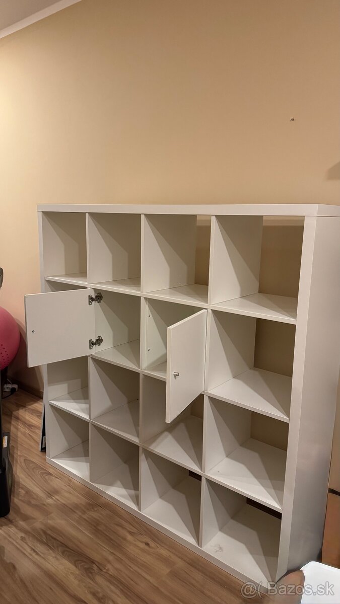 Regál IKEA KALLAX