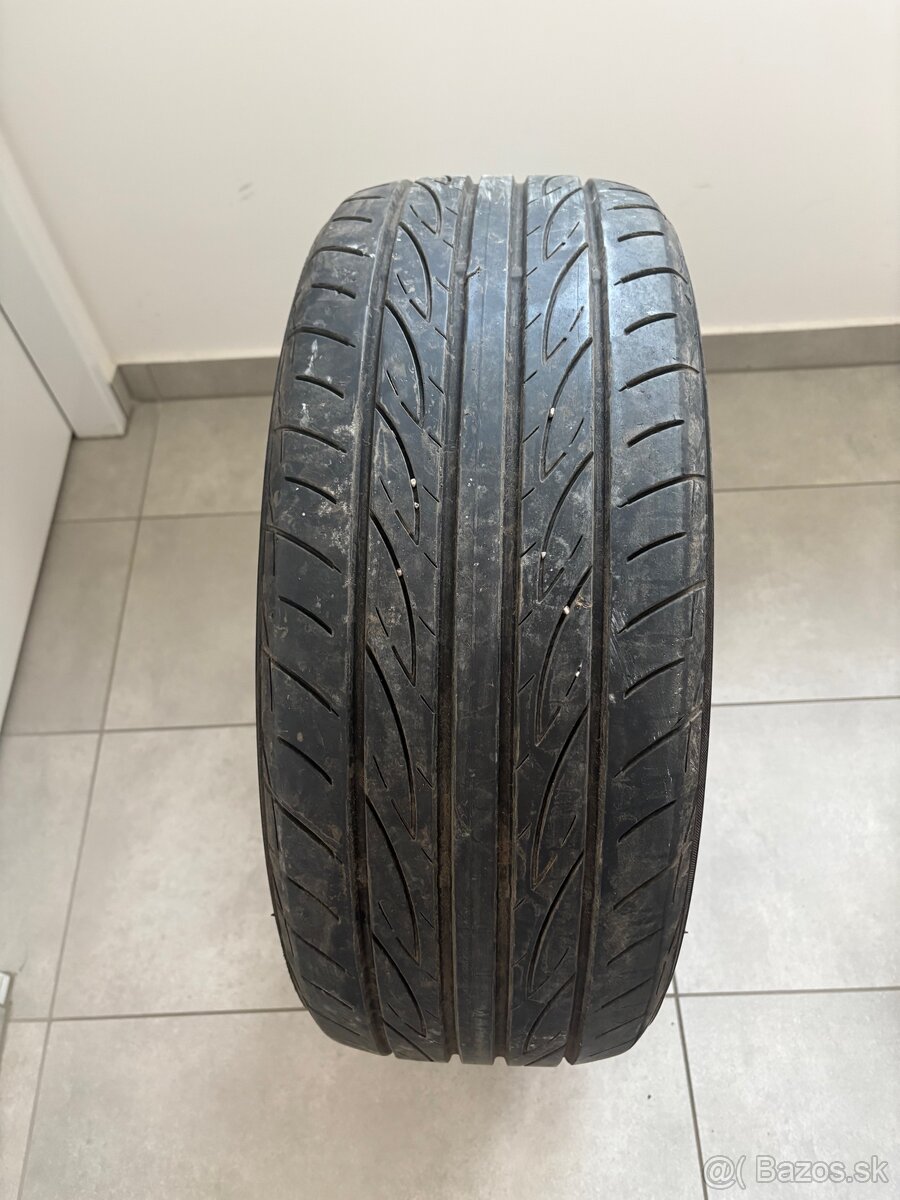 Letné pneu 215/50 R17