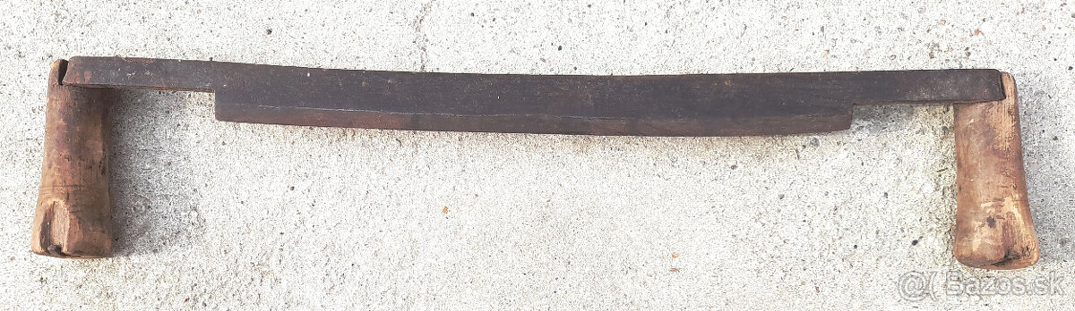 Obojručný nôž na drevo, vrtáky, škridle a drevorubačské píly