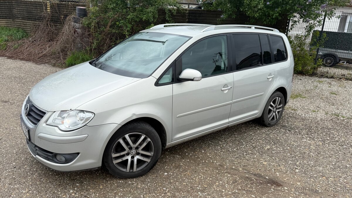 VW TOURAN 1,9 TDi DSG